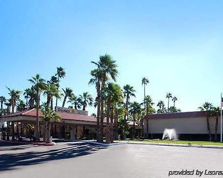 Ramada By Wyndham Yuma Motel Exterior foto