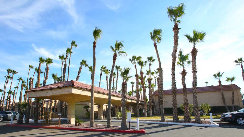 Ramada By Wyndham Yuma Motel Exterior foto